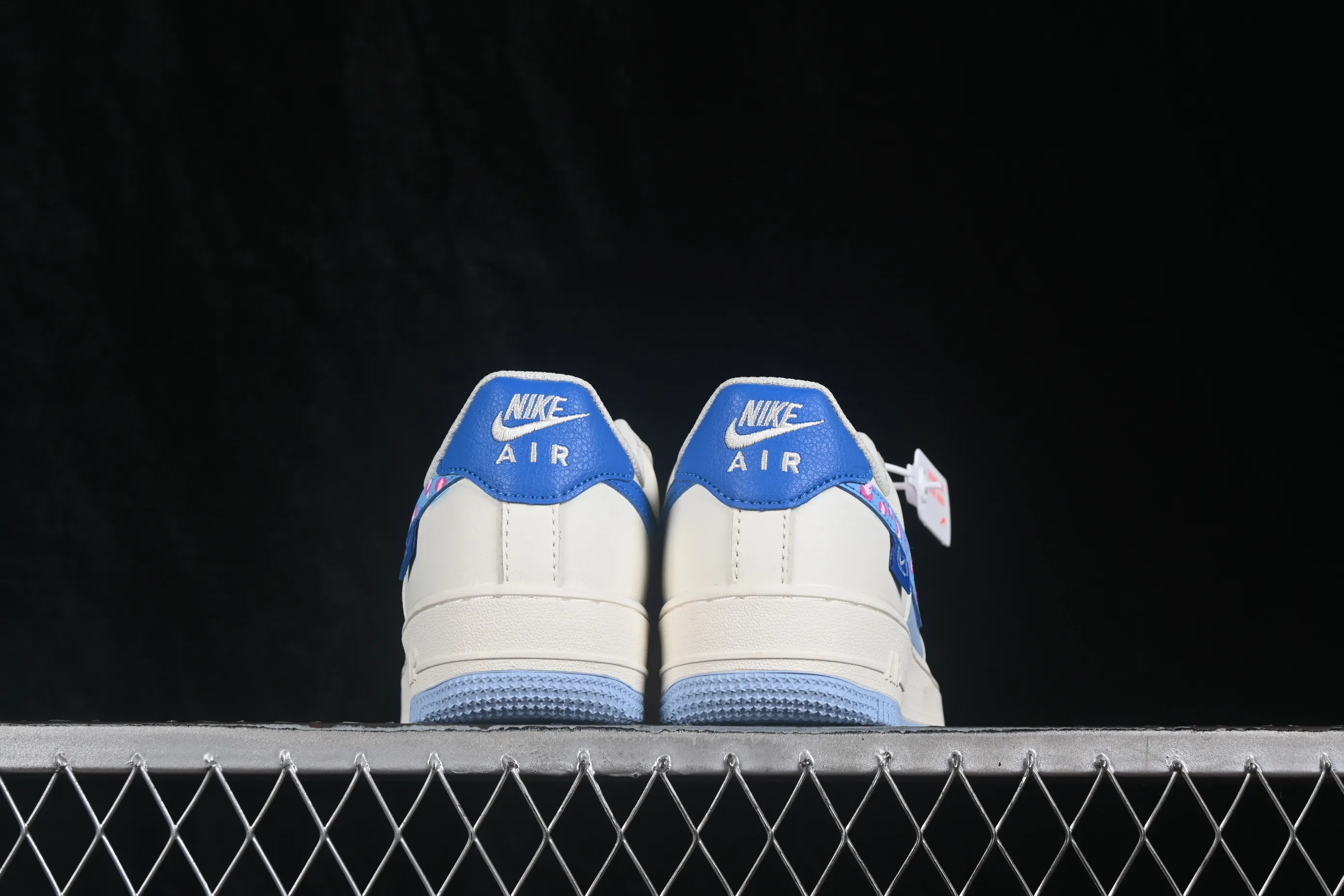 All categories Nk Air Force 1 Air Force series Nk Air Force 1 Low Air Force low-top Nike Air Force 1'07 Low "Misty Isle Tide" Hand-painted graffiti Pink and blue bubbles Air Force 1 low-top casual sneakers DB3301-112